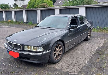 BMW 728iL 728