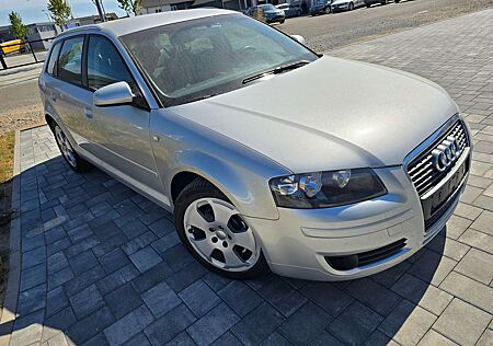 Audi A3 1.6 FSI Attraction