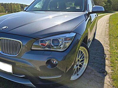 BMW X1 BMW X1 20D XDRIVE 6.500€ NEUTEILE XLINE PANO AUTOMATIK AHK NAVI PDC 19" 225/255 JAHRESWAGENZUSTAND KEINE KRATZER DELLEN