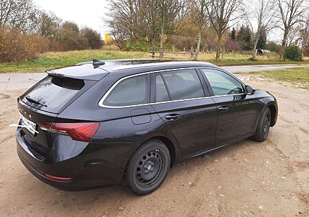 Skoda Octavia Combi 2.0 TDI Combi Style Navi LED Kam Ambiente