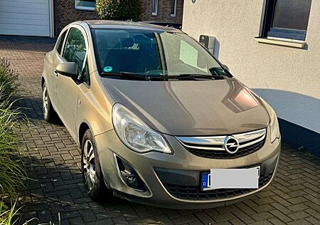 Opel Corsa 1.4 16V Satellite