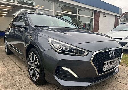 Hyundai i30 cw Premium AUT T-LEDER NAVI LED KAM SHZ TEMP