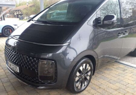 Hyundai Staria Signature 4WD 7-Sitze BOSE Leder NSCC LED