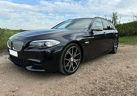 BMW 550 M550d xDrive Touring M HUD Panoramadach