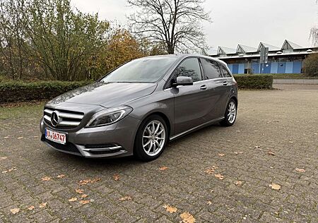 Mercedes-Benz B 180 Sehr Gepflegt
