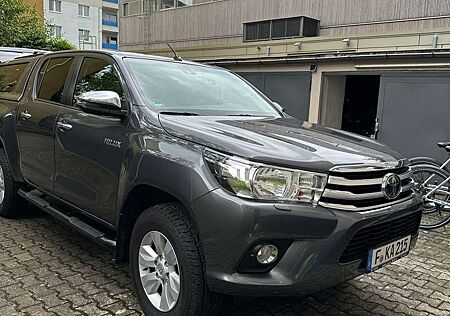 Toyota Hilux 2.4 4x4 6-gang hardtop