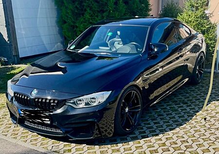BMW M4 Coupe 3.0 dkg