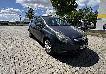 Opel Corsa 1.2 Tüv Neu 8 fach bereift