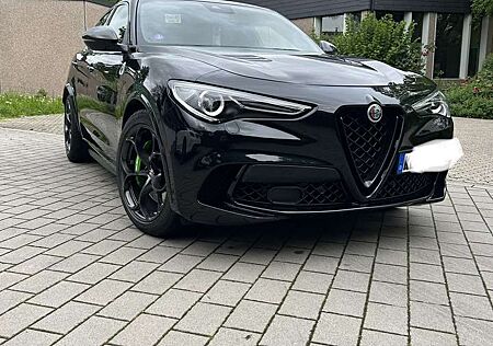 Alfa Romeo Stelvio V6 2.9 Bi-Turbo AT8-Q4 Quadrifoglio