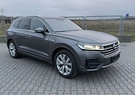 VW Touareg Volkswagen 3.0 TDI DSG 4M R-Line NAV PAN LUFT KAM