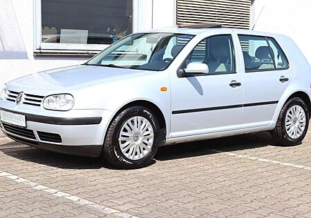 VW Golf Volkswagen 1.6l Autom. *Orig.72110km / Rentnerwagen