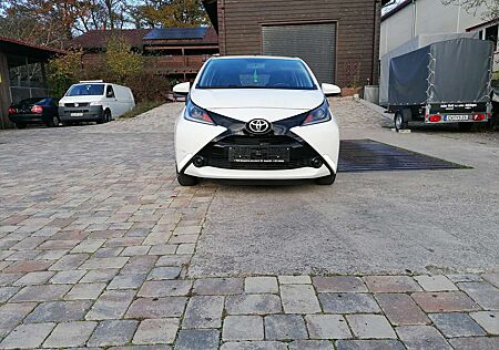 Toyota Aygo x /Klima /Kamera /TÜV 10-2026/ 1 HAND/EURO 6