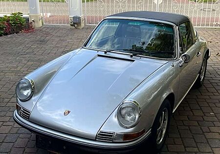 Porsche 911 911S 2.2 Targa 1971 komplett restauriert Matching
