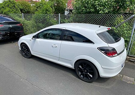 Opel Astra H GTC Sport Edition