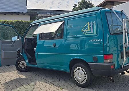 VW T4 California Volkswagen Alt aber sehr treu :-)