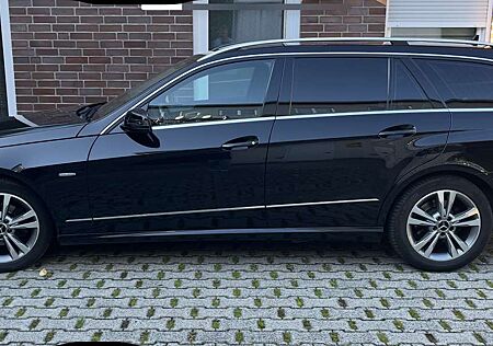 Mercedes-Benz E 220 T CDI DPF BlueEFFICIENCY 7G-TRONIC Avantgarde