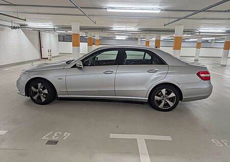 Mercedes-Benz E 220 W212 CDI DPF BlueEFFICIENCY Automatik Avantgarde