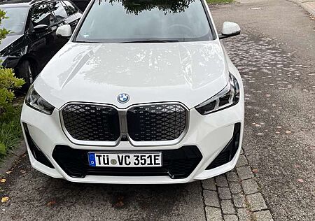 BMW iX1 xDrive30 M Sportpaket,Vollausstattung ,NP 70100€