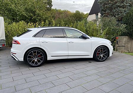 Audi Q8 50 TDI quattro UNFALLFREI