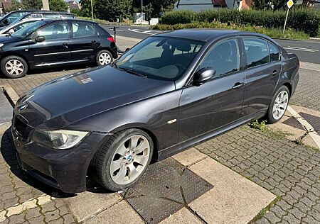 BMW 330 iA,M-Sportpaket,Leder,Sportsitze,HuR-FW