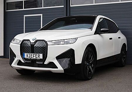 BMW iX XDrive50/HUD/360/HK/Sky Lounge/4xSHZ/TOTW/R21
