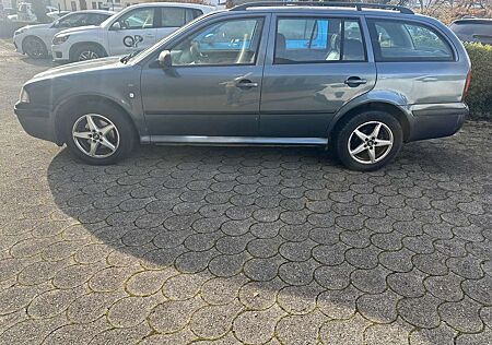 Skoda Octavia Combi Diesel 1.9 TDI Combi Tour