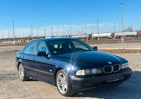 BMW 520 i Limo*Sitzheiz*AHK*2HAnd*