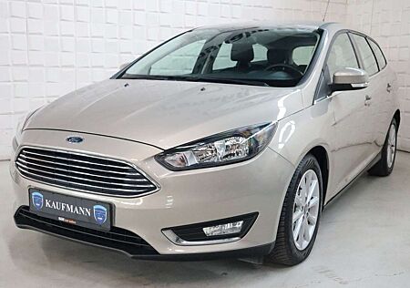 Ford Focus Turnier Titanium Navi Leder SHZ PDC Kam.