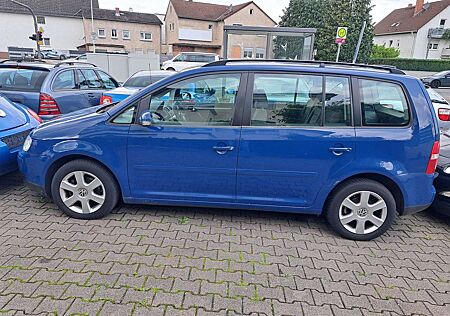 VW Touran Volkswagen 1.6 FSI * Automatik - Klimaanlage *