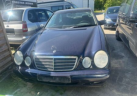 Mercedes-Benz E 240 Classic