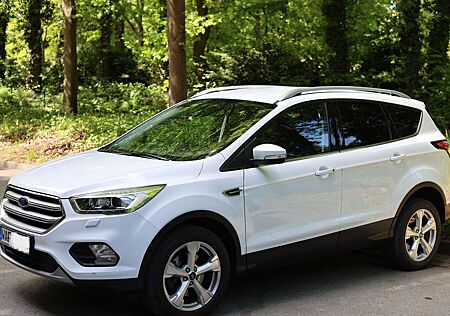 Ford Kuga 2.0 TDCi 2x4 Titanium