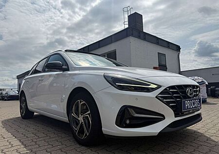 Hyundai i30 1.6 CRDI AUT Intro Edition*LED*NAVI*PANO