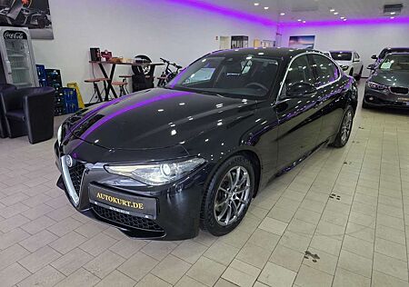 Alfa Romeo Giulia 2.Hand Garantie Scheckheft gepfl. Navi