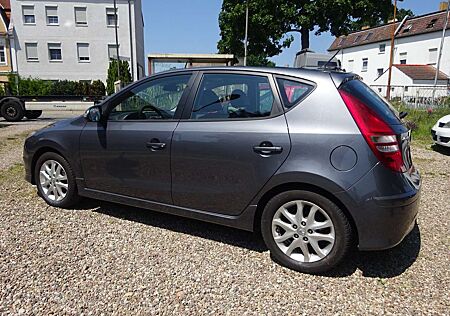 Hyundai i30 1.6 CRDi Classic, Klima, SHZ,116.464Km, Scheckheft