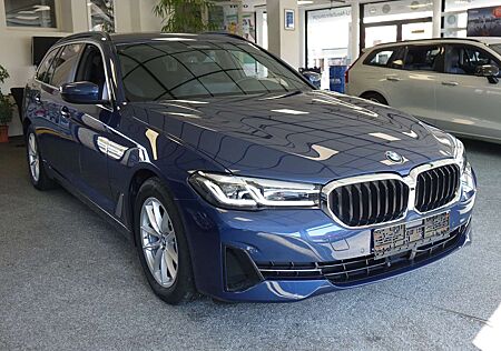 BMW 520 d Touring Aut. +AHK+ACC+STHZ+H/K+Schwarzer Himmel+
