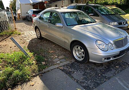 Mercedes-Benz E 200 CDI+Auto1A+1Hand+TÜV Neu+1Jahr Garantie