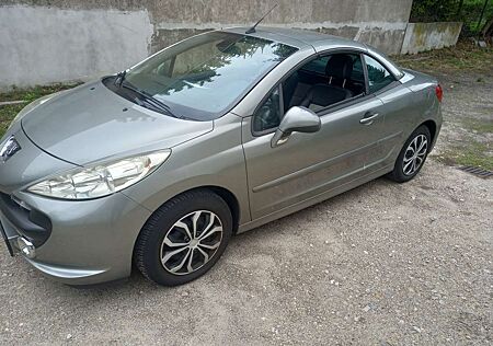 Peugeot 207 CC CABRIO-KLIMA-LEDER-PDC-ALLWETTERREIFEN-