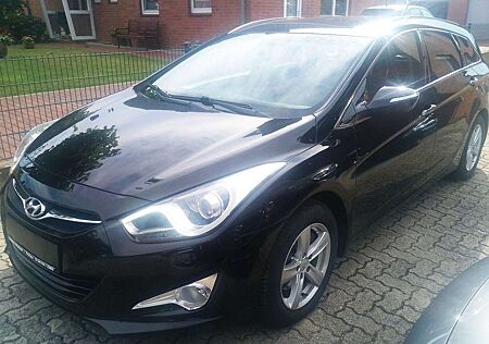 Hyundai i40 cw 1.7 CRDi Premium 100kW Automatik