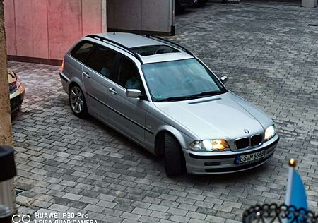 BMW 320i 320