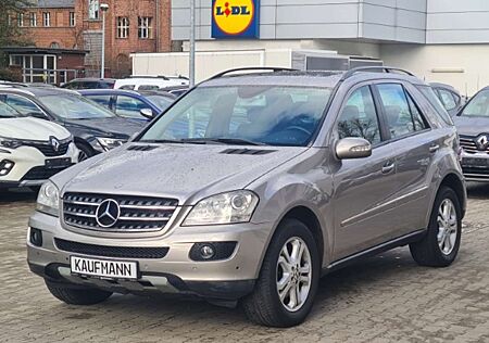 Mercedes-Benz ML 350 4-MATIC Allrad Luftfederung AD Navi Leder Klimaaut