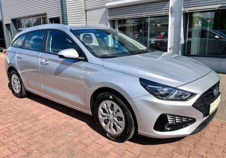 Hyundai i30 CW Pure/Spurhalteassistent/DAB/Facelift