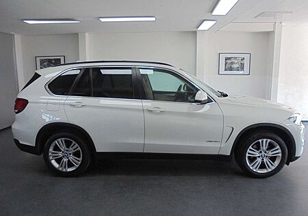 BMW X5 xDrive30d Aut Leder Panorama WR+SR AHK Kamera