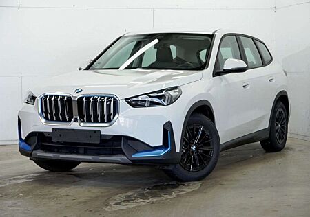 BMW iX1 xDrive 30 HeadUp 360°Kam Adapt.LED Driving