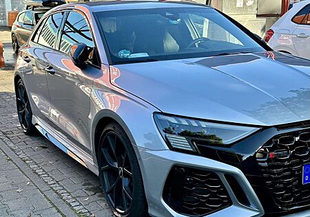 Audi RS3 TFSI Sportback quattro S tronic