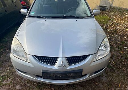 Mitsubishi Lancer Kombi 1.6 Comfort