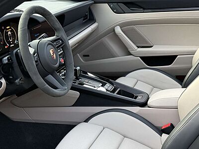 Porsche 992 911 Targa 4 GTS *KREIDE-KALKBEIGE*INNODRIVE*HD-MAT