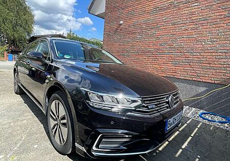 VW Passat Variant Volkswagen GTE, DSG, AHK, LED, Nav, Travel