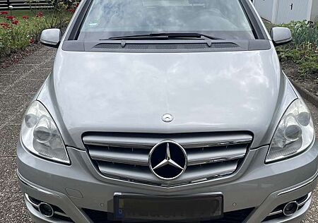 Mercedes-Benz B 160 B160 BlueEFF erst 93000 , Scheckheft, TÜV / KD ne