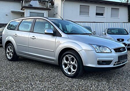 Ford Focus 1.8 Style Scheckheft SHZ Einparkhilfe Klima Alu