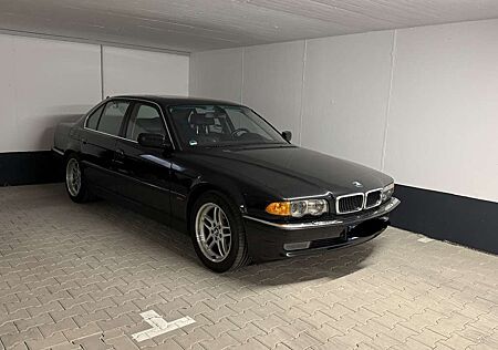 BMW 740i 740